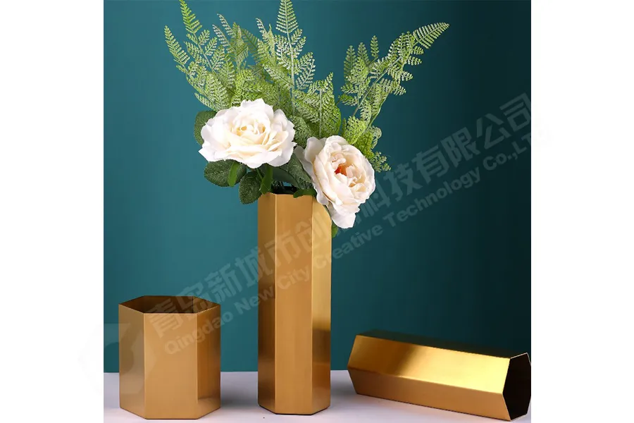 北欧轻奢ins插花花瓶,干花装饰摆件,仿纯铜金属简约花器