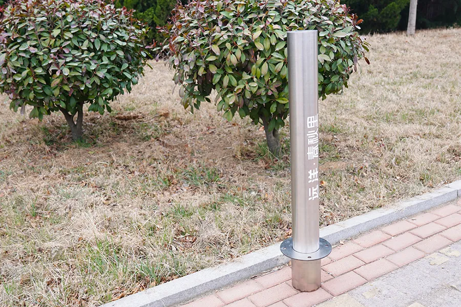 不锈钢路桩,预埋挡车柱,交通道路警示柱,隔离路障,路桩厂家,路桩价格