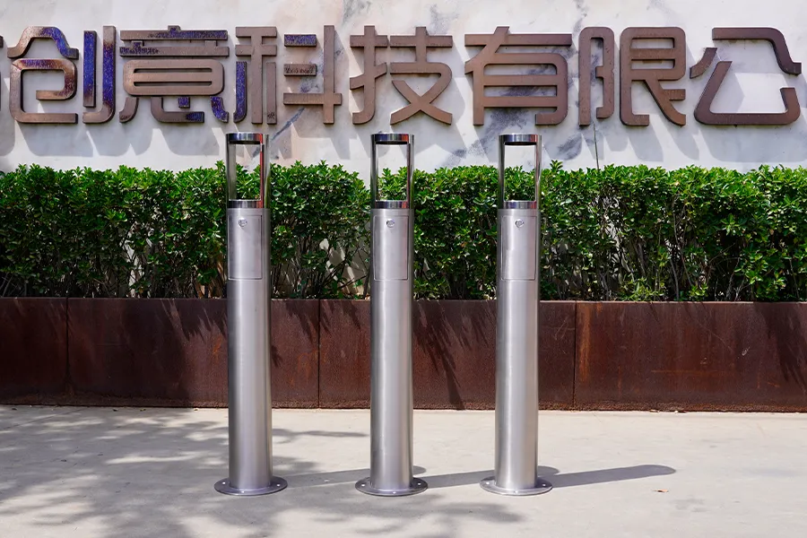 不锈钢熄烟柱,户外立式烟蒂柱,户外灭烟桶,铁艺烟灰缸厂家