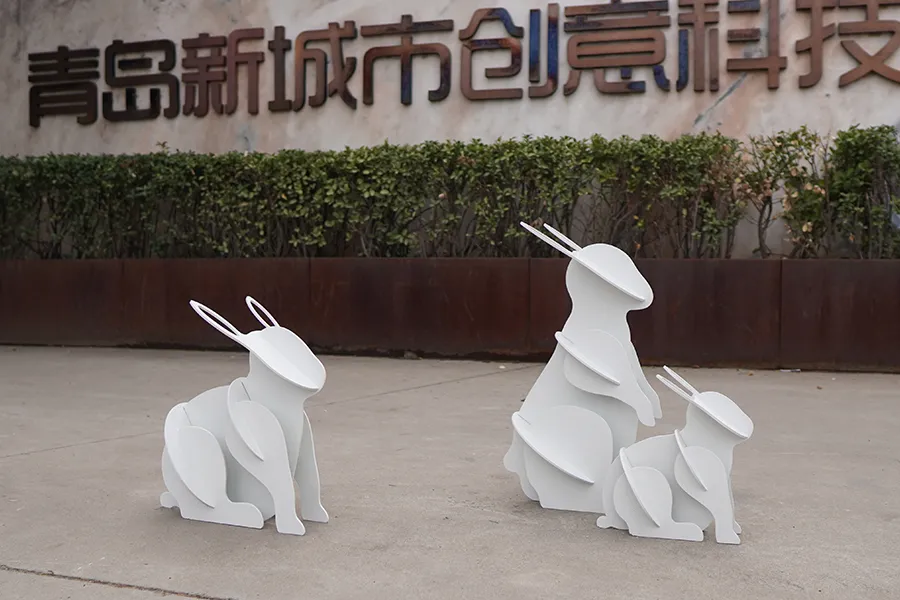 景观小品,园林动物小品,铁艺兔子景观小品,兔子小品定制厂家